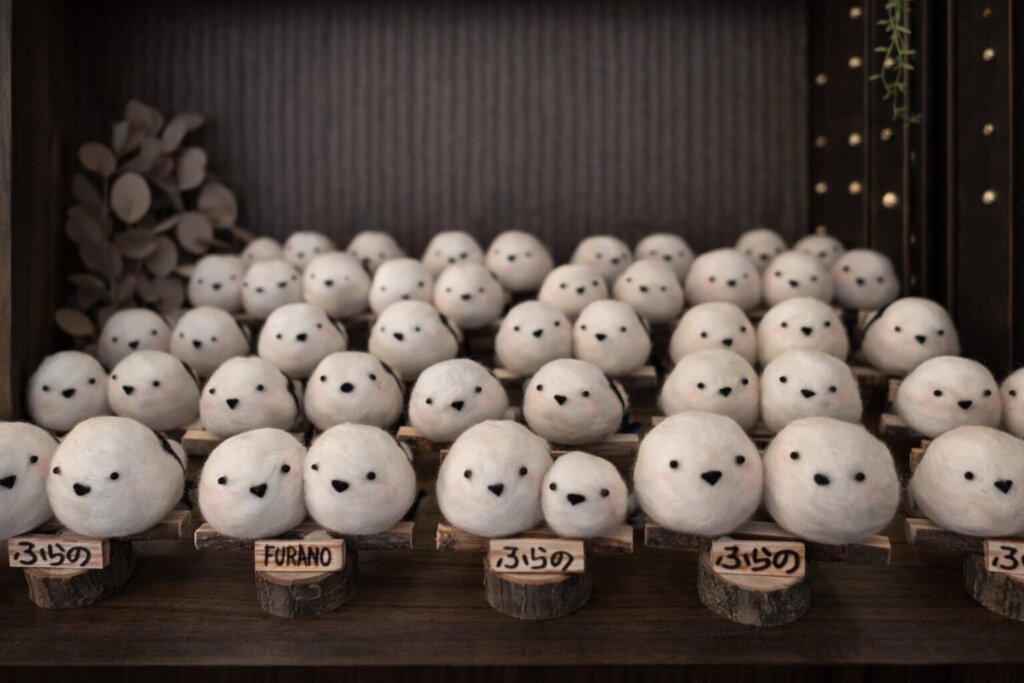 羊毛シマエナガの置物